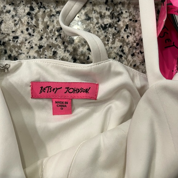 Betsy Johnson white dress size 0 - Picture 4 of 4